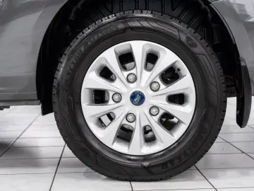 Tourneo Custom Kombi 320 L2 Aut. NAVI LED 1.HAND