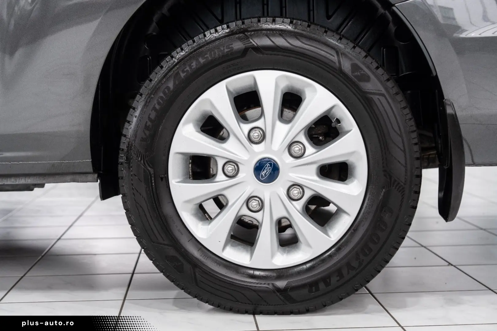 Tourneo Custom Kombi 320 L2 Aut. NAVI LED 1.HAND