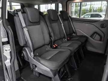 Tourneo Custom Kombi 320 L2 Aut. NAVI LED 1.HAND