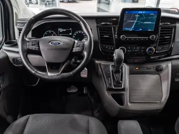 Tourneo Custom Kombi 320 L2 Aut. NAVI LED 1.HAND