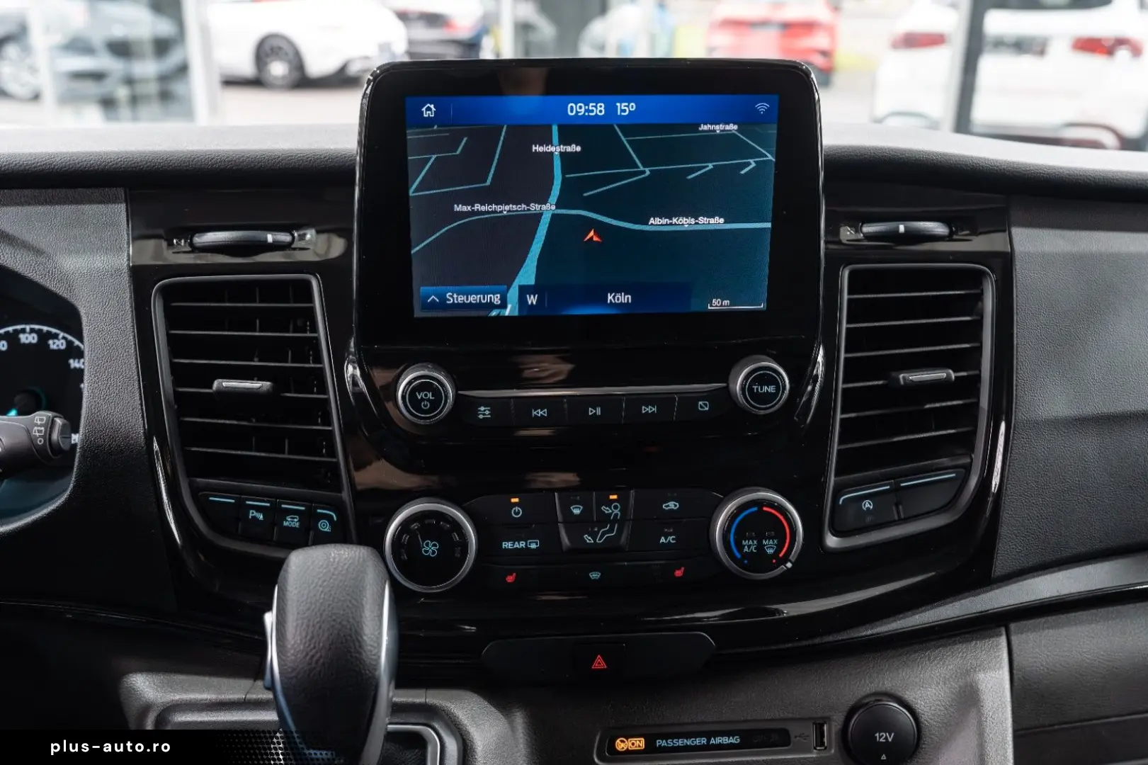 Tourneo Custom Kombi 320 L2 Aut. NAVI LED 1.HAND