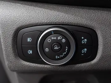 Tourneo Custom Kombi 320 L2 Aut. NAVI LED 1.HAND