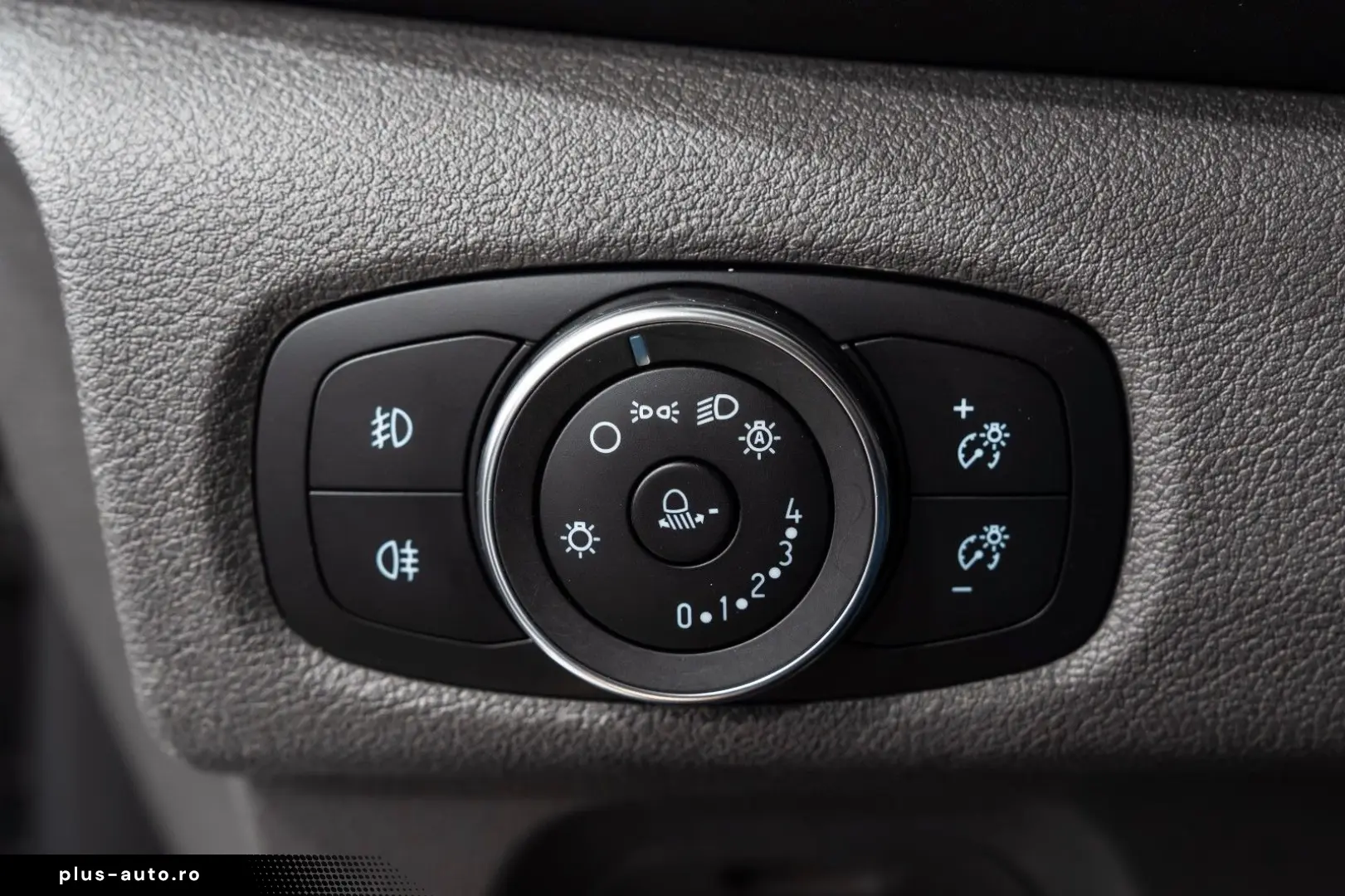 Tourneo Custom Kombi 320 L2 Aut. NAVI LED 1.HAND