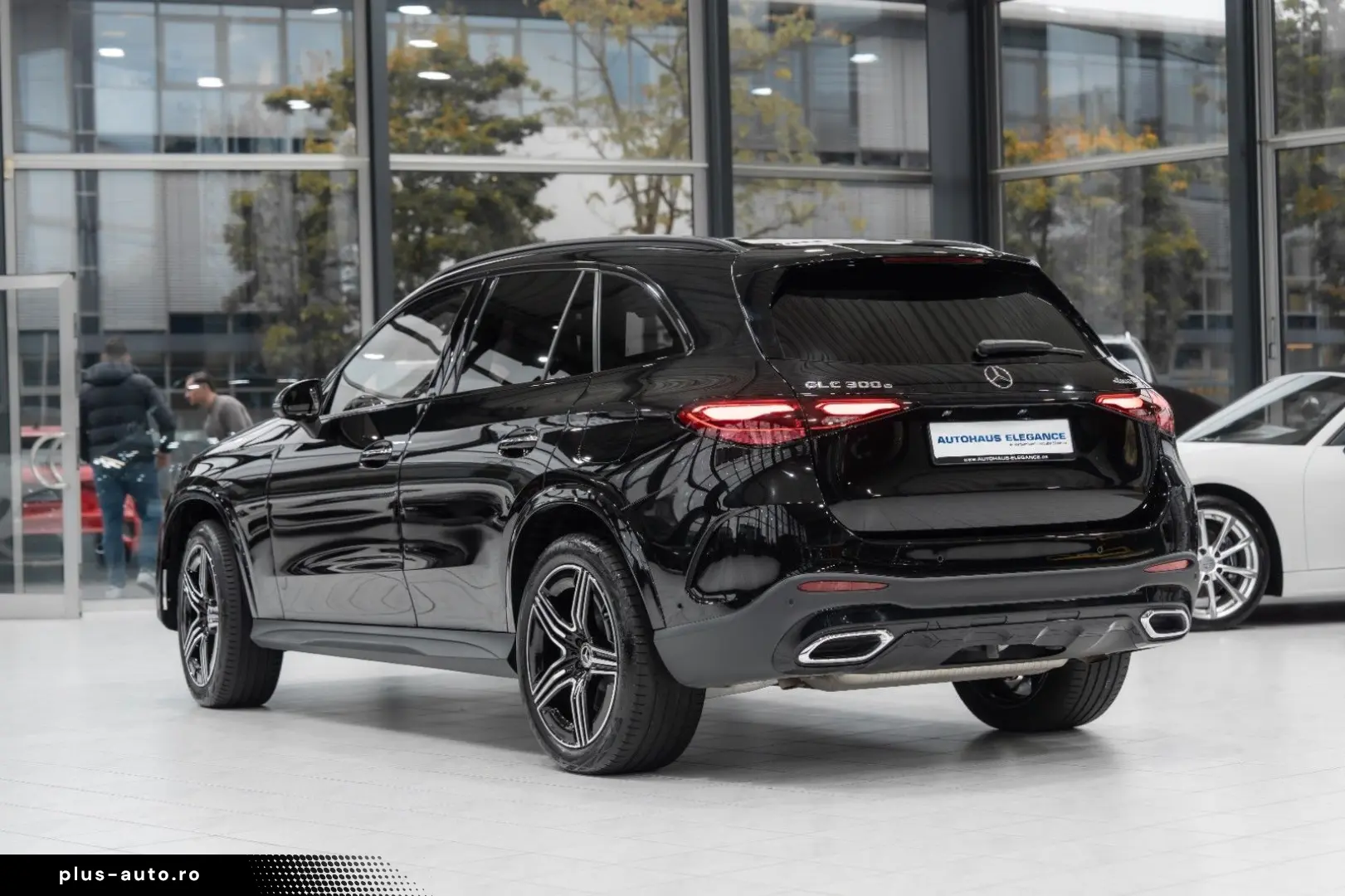 GLC 300 e 4M AMG-LINE NIGHT SOUND-SYS LEDER 360