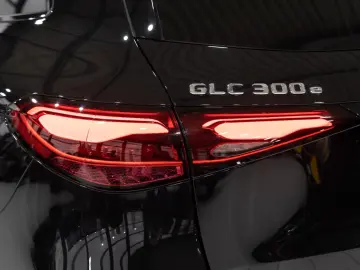 GLC 300 e 4M AMG-LINE NIGHT SOUND-SYS LEDER 360