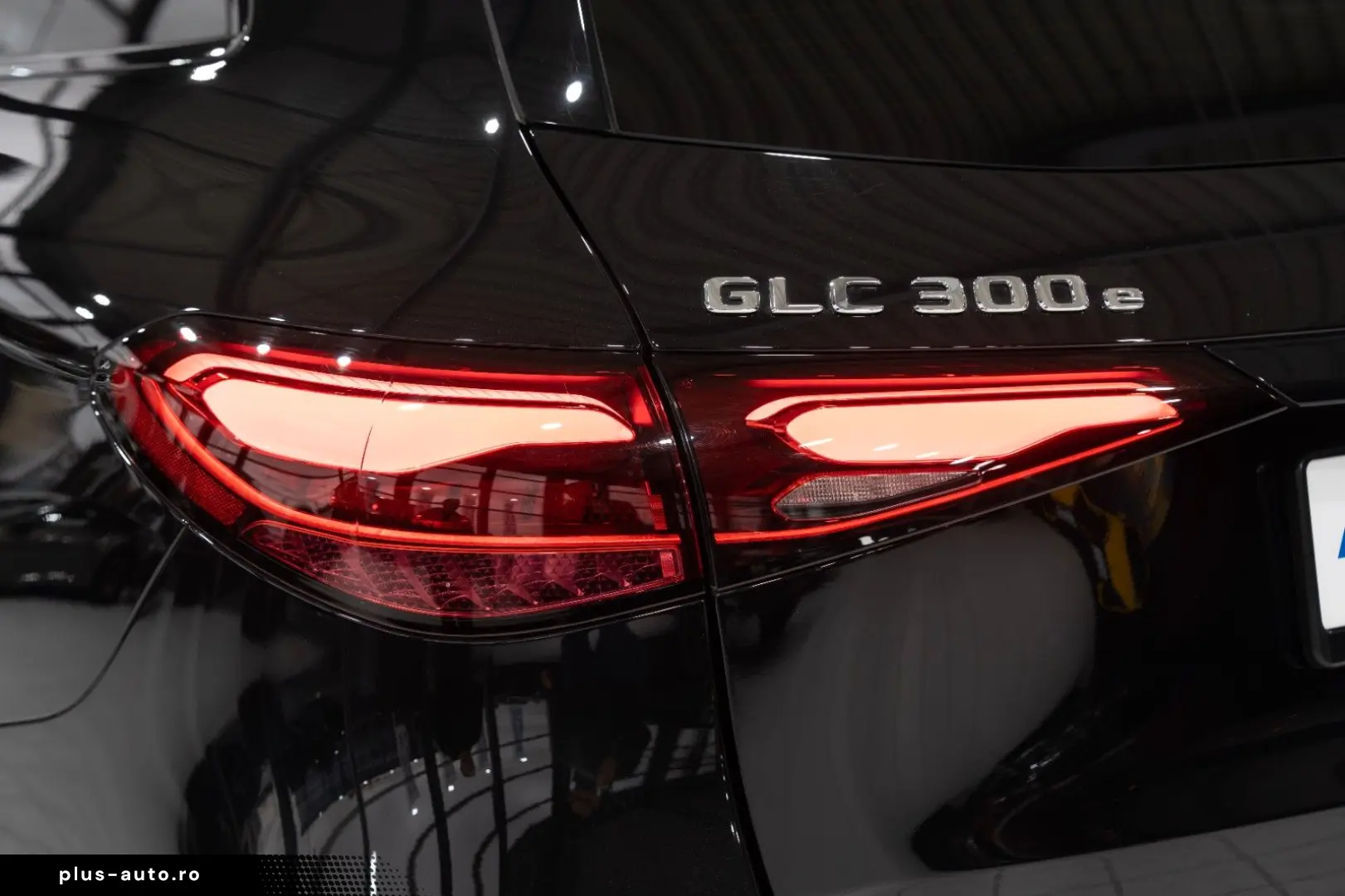 GLC 300 e 4M AMG-LINE NIGHT SOUND-SYS LEDER 360