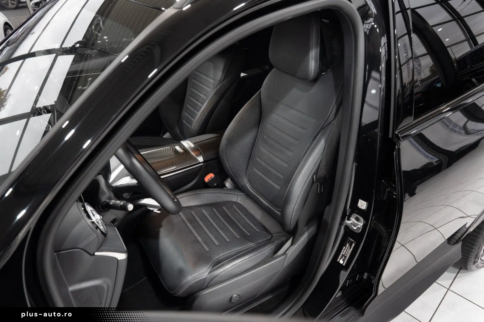 GLC 300 e 4M AMG-LINE NIGHT SOUND-SYS LEDER 360