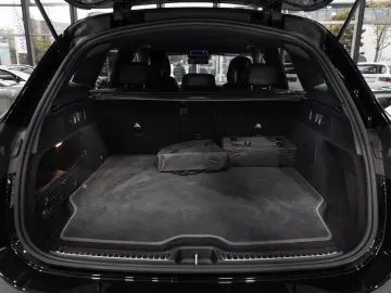 GLC 300 e 4M AMG-LINE NIGHT SOUND-SYS LEDER 360