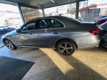 E 220 E Limousine E 220 d