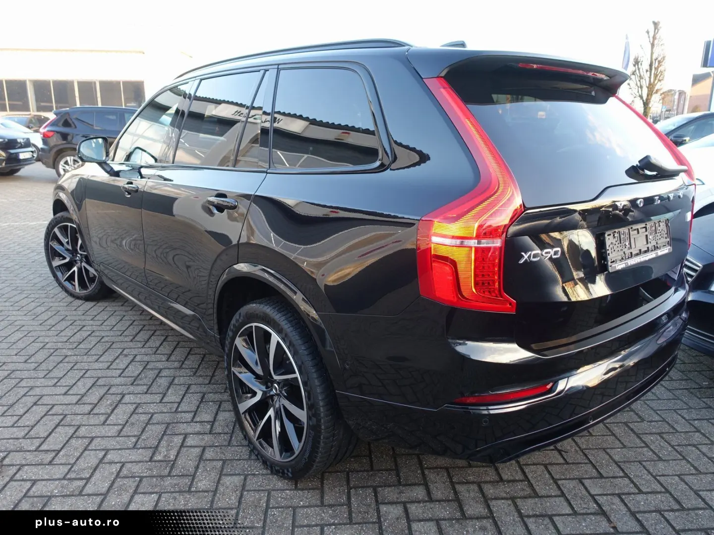 XC90 Recharge T8 AWD Ultimate Dark FourC AHK H&K