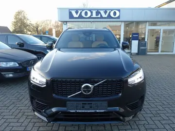 XC90 Recharge T8 AWD Ultimate Dark FourC AHK H&K