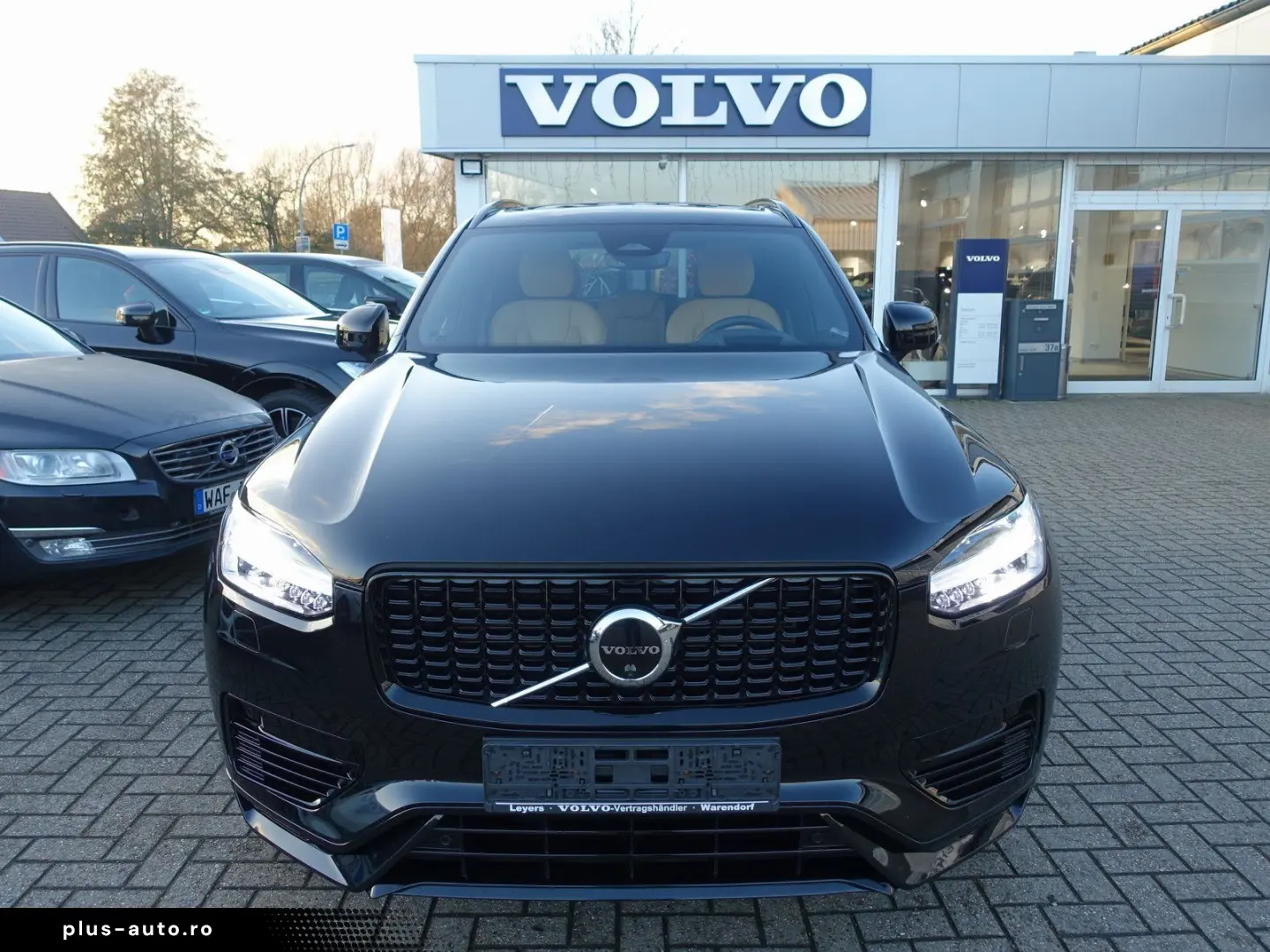 XC90 Recharge T8 AWD Ultimate Dark FourC AHK H&K