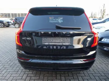 XC90 Recharge T8 AWD Ultimate Dark FourC AHK H&K