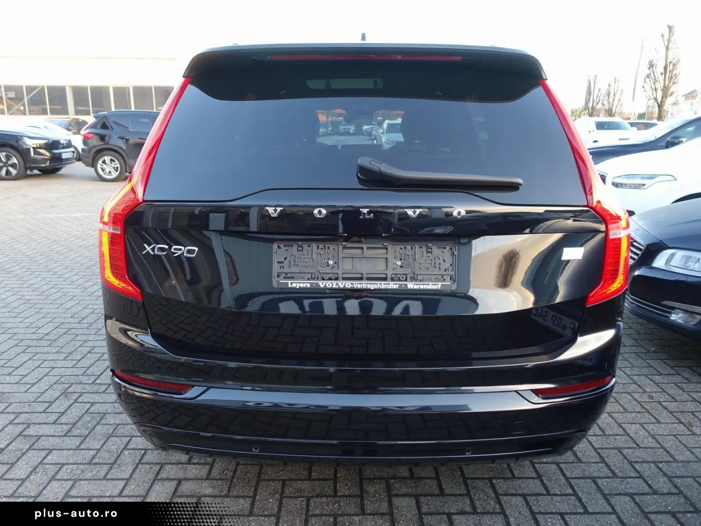XC90 Recharge T8 AWD Ultimate Dark FourC AHK H&K