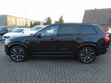 XC90 Recharge T8 AWD Ultimate Dark FourC AHK H&K