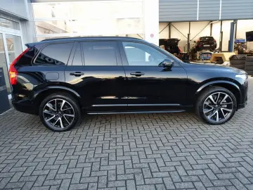 XC90 Recharge T8 AWD Ultimate Dark FourC AHK H&K