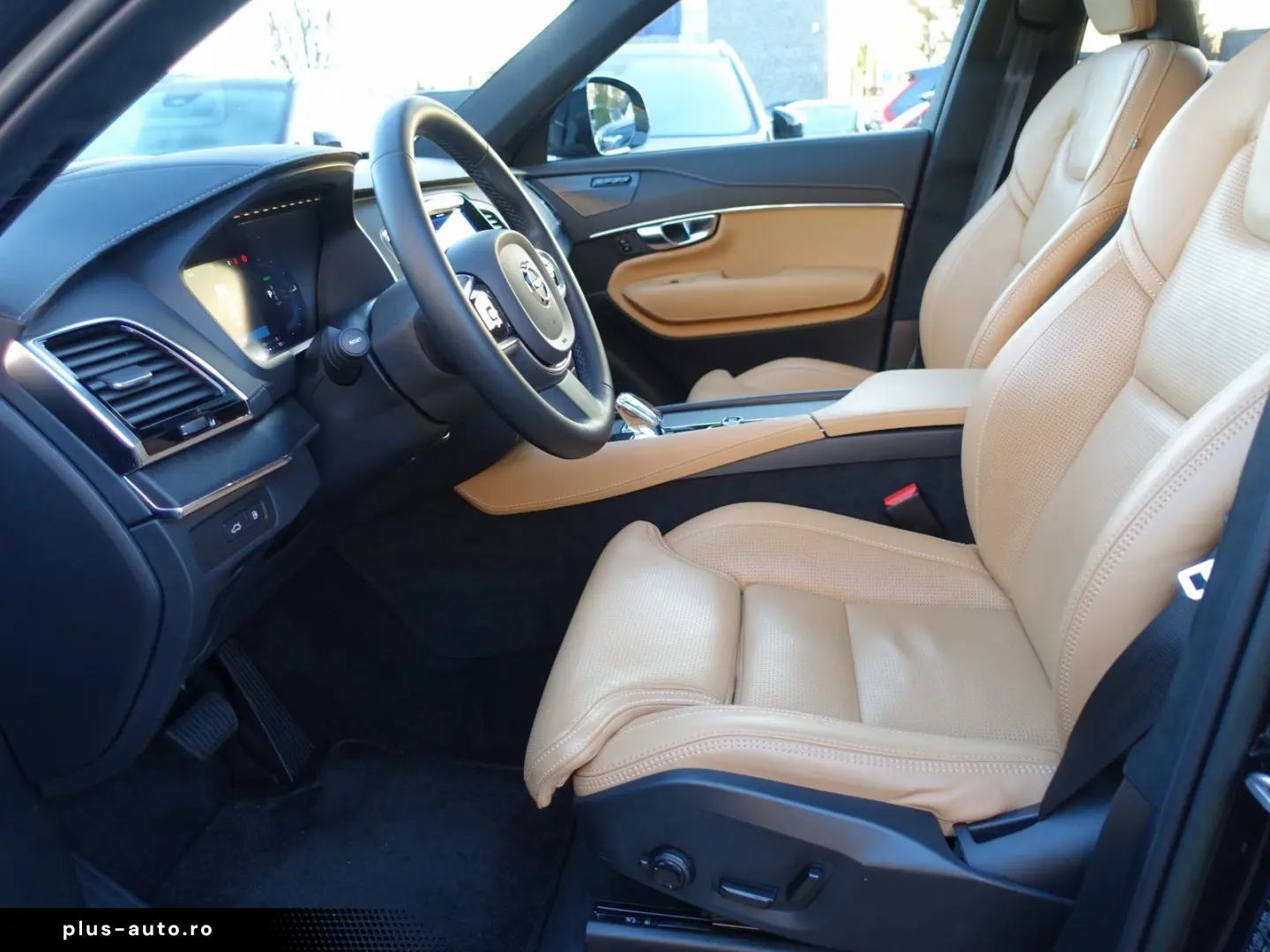 XC90 Recharge T8 AWD Ultimate Dark FourC AHK H&K