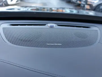 XC90 Recharge T8 AWD Ultimate Dark FourC AHK H&K