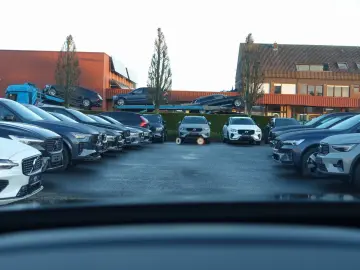 XC90 Recharge T8 AWD Ultimate Dark FourC AHK H&K