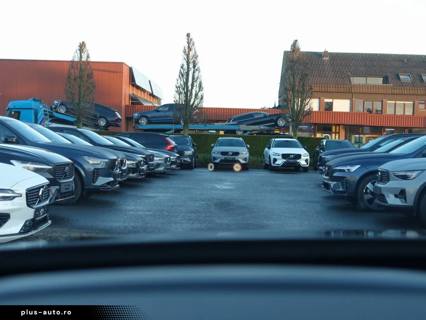 XC90 Recharge T8 AWD Ultimate Dark FourC AHK H&K