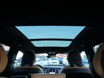 XC90 Recharge T8 AWD Ultimate Dark FourC AHK H&K