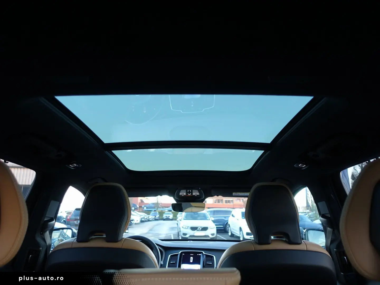 XC90 Recharge T8 AWD Ultimate Dark FourC AHK H&K