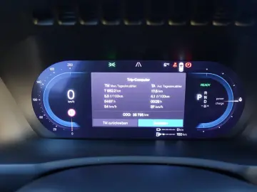 XC90 Recharge T8 AWD Ultimate Dark FourC AHK H&K