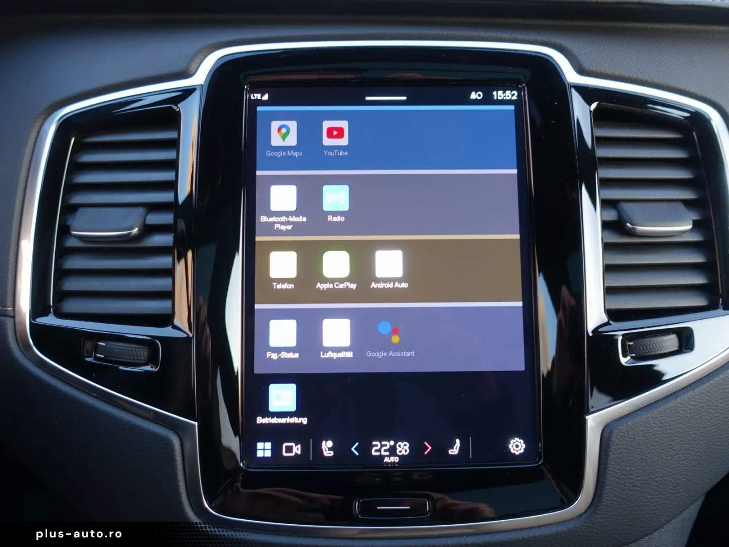 XC90 Recharge T8 AWD Ultimate Dark FourC AHK H&K