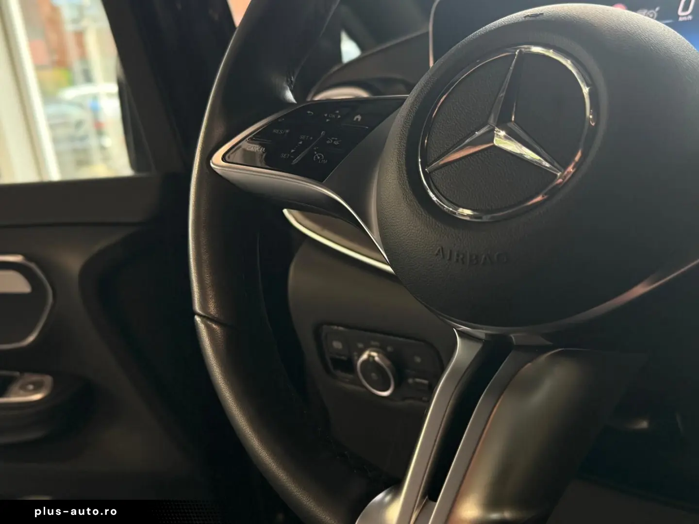 V 300 d AVANTGARDE extralang StHzg 2xEl-Türen