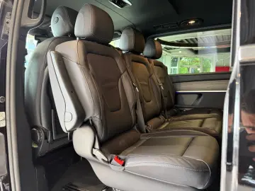 V 300 d AVANTGARDE extralang StHzg 2xEl-Türen