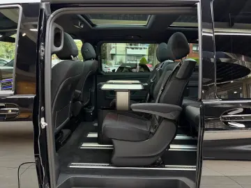 V 250 d STYLE AMG-Line lang Pano Tisch 7-Sitz