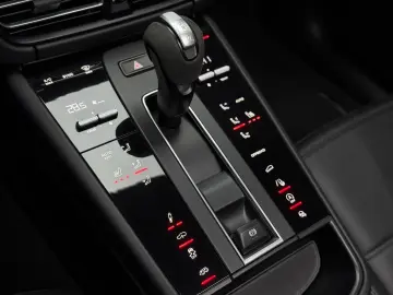 Macan GTS Sport-Chrono Luft Keyl Pano AHK 21