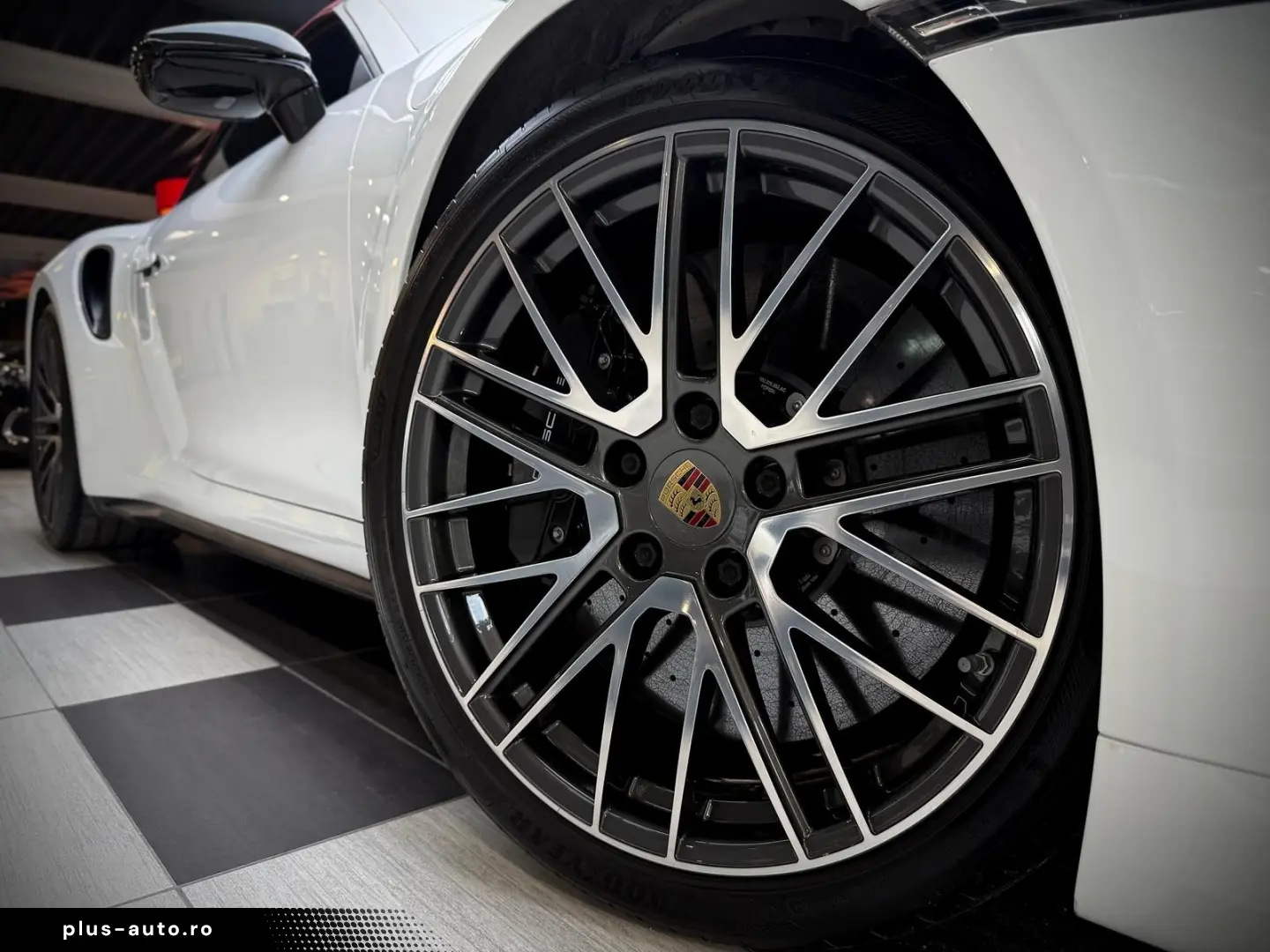 911 Turbo S Cabriolet InnoDrive Carbon Lift