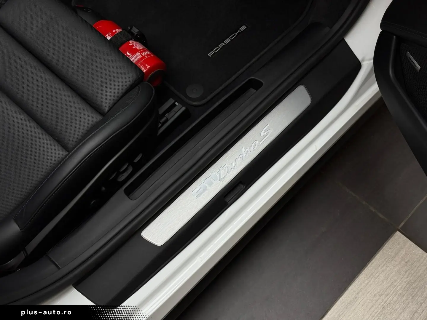 911 Turbo S Cabriolet InnoDrive Carbon Lift