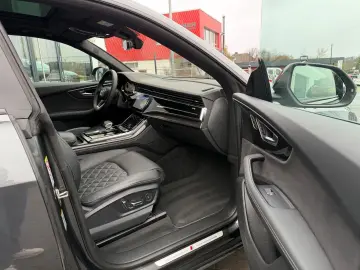 AUDI SQ8 4.0 TFSI quattro