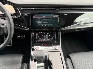AUDI SQ8 4.0 TFSI quattro