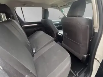 Toyota Hilux Double Cab Comfort 2 8 A utomatik 4x4 Hard