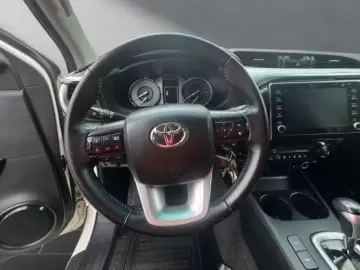 Toyota Hilux Double Cab Comfort 2 8 A utomatik 4x4 Hard