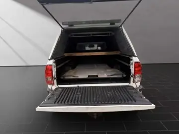 Toyota Hilux Double Cab Comfort 2 8 A utomatik 4x4 Hard