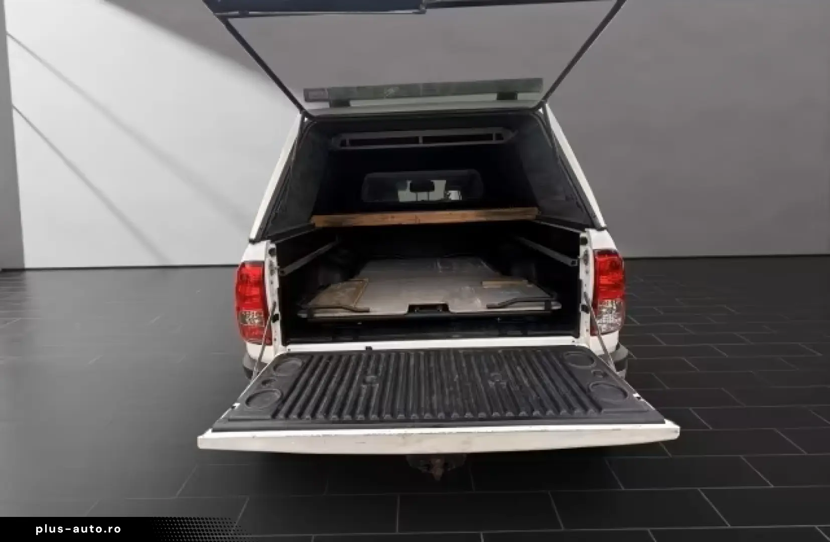 Toyota Hilux Double Cab Comfort 2 8 A utomatik 4x4 Hard