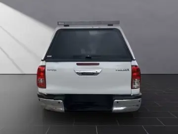 Toyota Hilux Double Cab Comfort 2 8 A utomatik 4x4 Hard