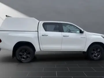 Toyota Hilux Double Cab Comfort 2 8 A utomatik 4x4 Hard