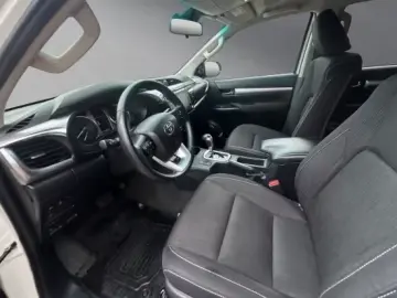Toyota Hilux Double Cab Comfort 2 8 A utomatik 4x4 Hard