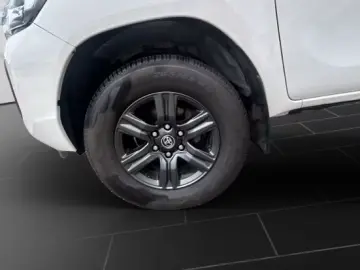 Toyota Hilux Double Cab Comfort 2 8 A utomatik 4x4 Hard