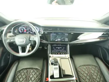 AUDI SQ8 4.0 TFSI quattro competition