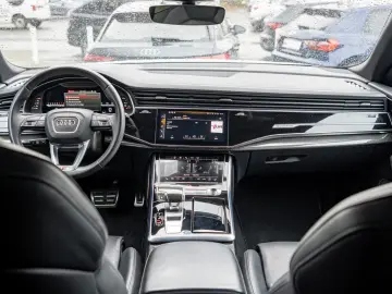 AUDI SQ8 4.0 TFSI quattro competition