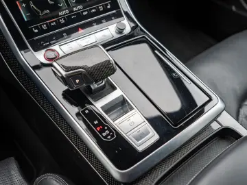 AUDI SQ8 4.0 TFSI quattro competition