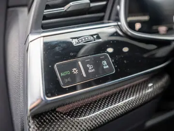 AUDI SQ8 4.0 TFSI quattro competition