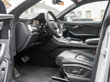 AUDI SQ8 4.0 TFSI quattro competition