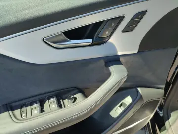 AUDI SQ8 4.0 TFSI quattro